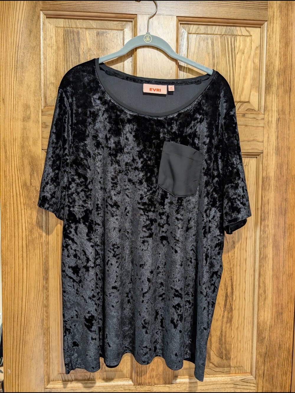 EVRI Black Crushed Velvet Pocket Tee - Short Sleeve NWT